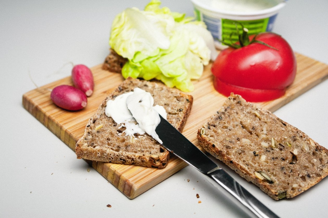3 продукта через блендер — и нежная намазка на хлеб готова: домочадцы уминают бутерброды на ура
