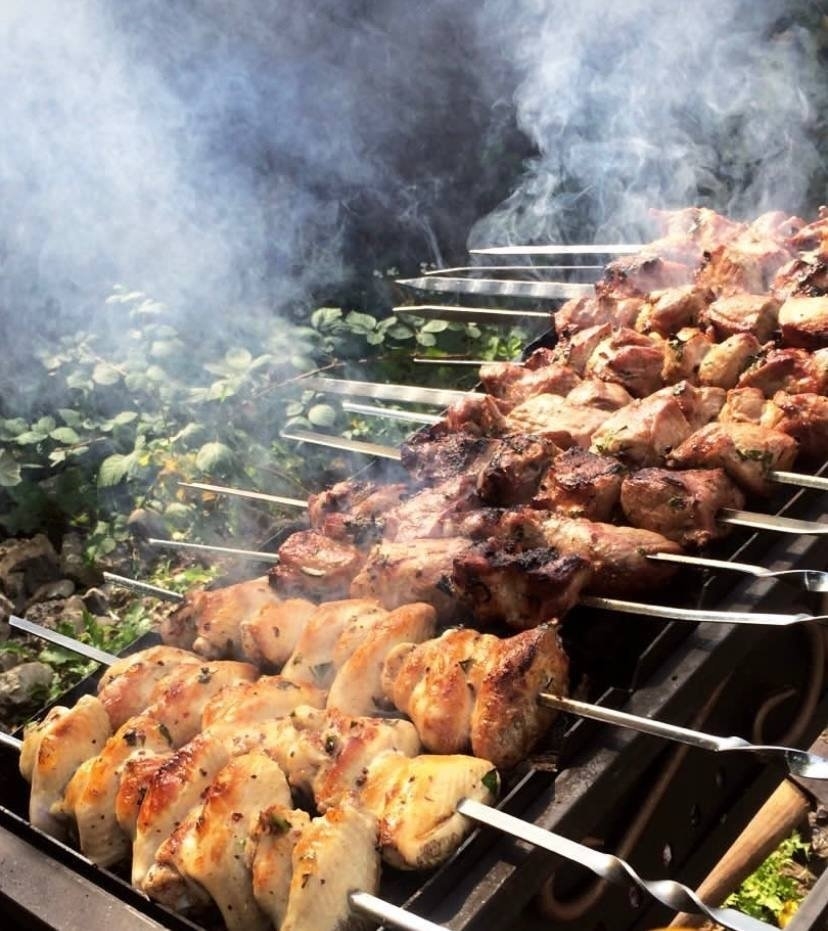 Царский шашлык на мангале: 1 трюк перед жаркой - мясо нежное, что нож не нужен ИА StolicaMedia
