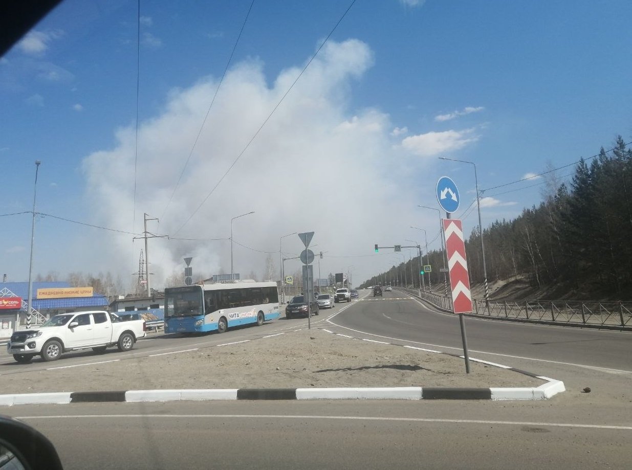 Пожар возле Смоленки очевидца