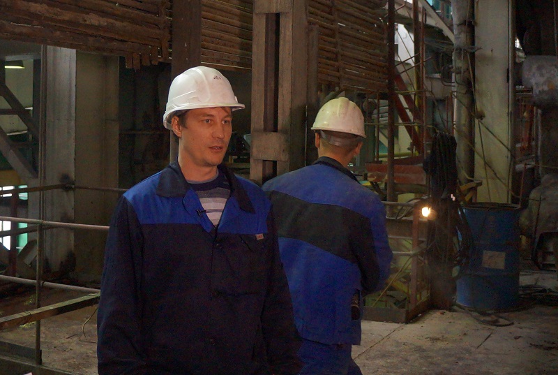 Виталий Васильев мастер цеха, Фото с места события собственное