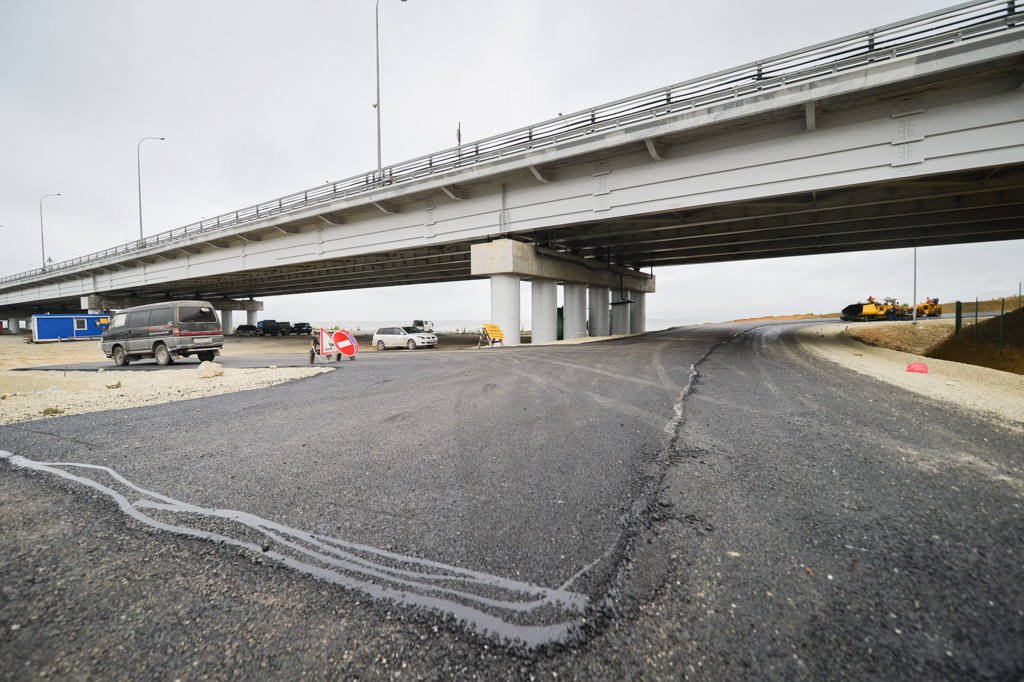 Данный участок рабочие обещают закончить к сентябрю, Фото с места события из других источников