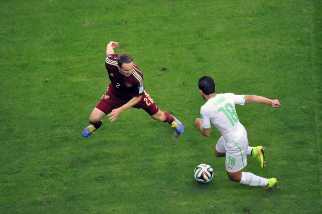 Борьба за мяч, Фото с места события собственное