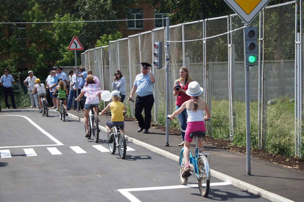 Автогородок торжественно открыли в Иркутске, Фото с места события собственное