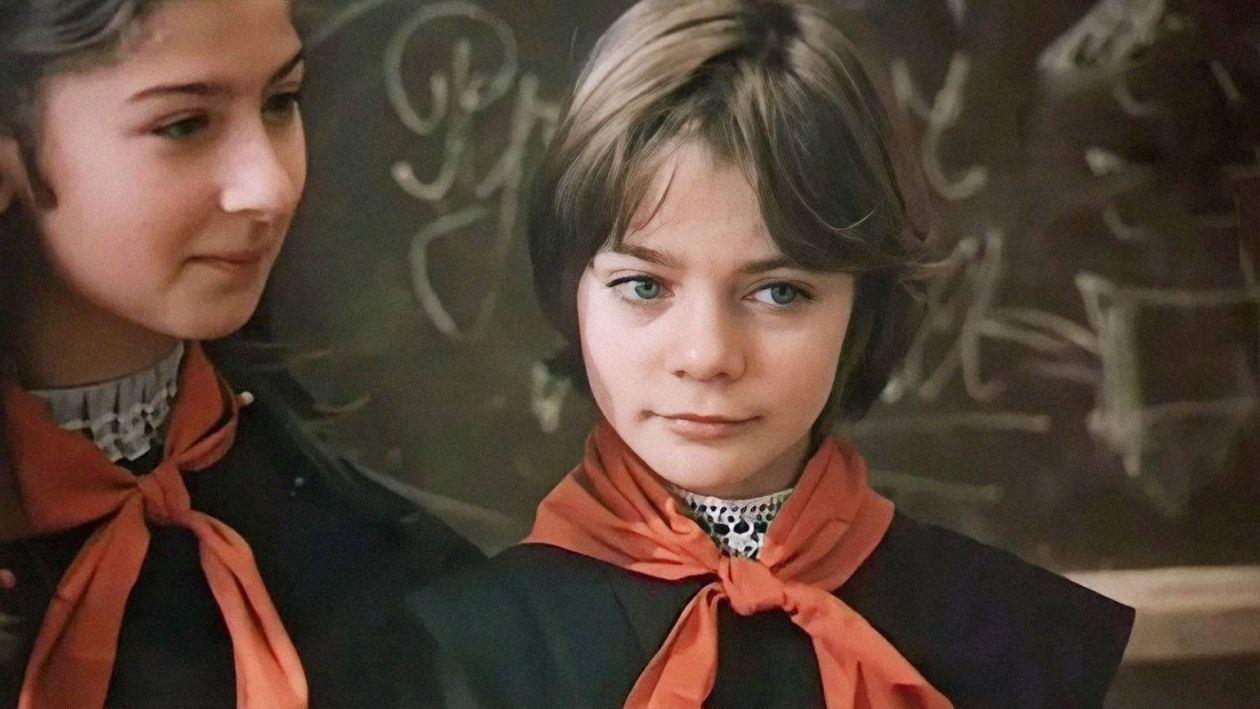 Алиса Селезнева кадр из фильма &quotГостья из будущего&quot (0+), 1984 год