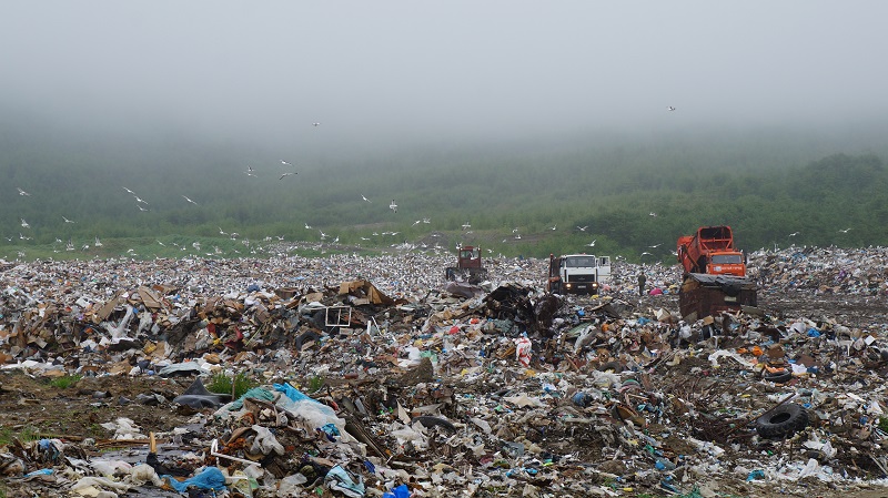 Полувековая история Магадана в отходах, Фото с места события собственное