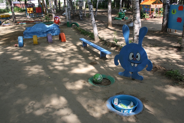 Большие уши нужны зайцу, чтобы забрасывать на них кольца, Фото с места события собственное