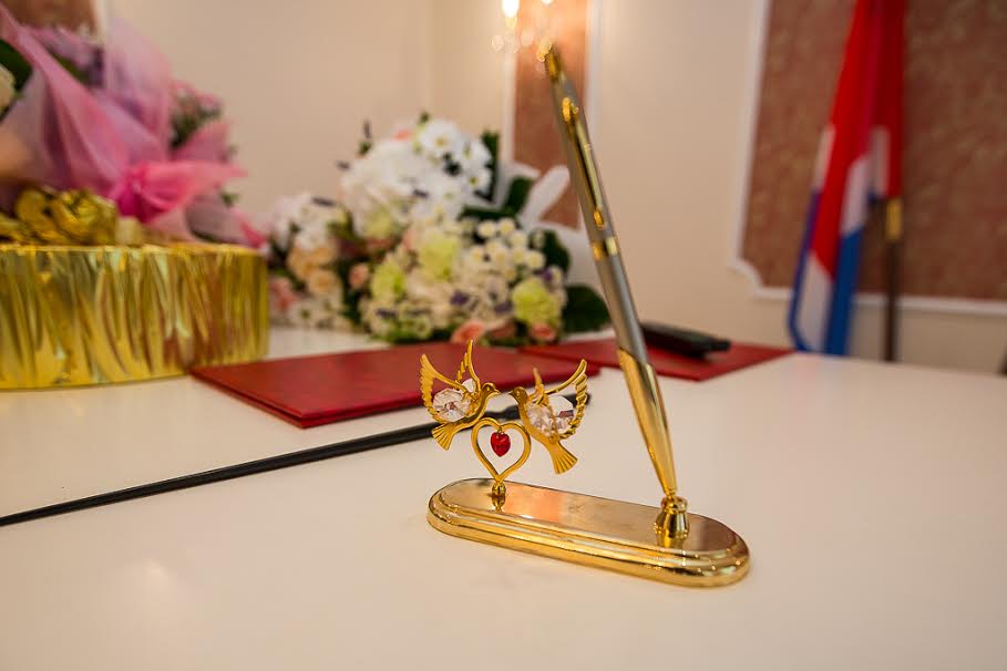 ЗАГС, Фото с места события собственное