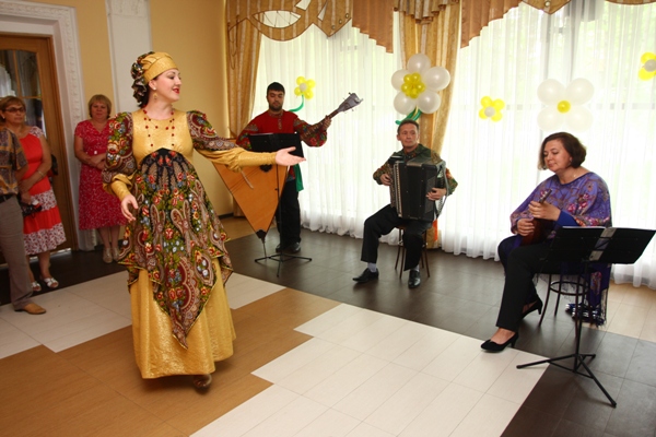 Праздничный концерт, Фото с места события из других источников