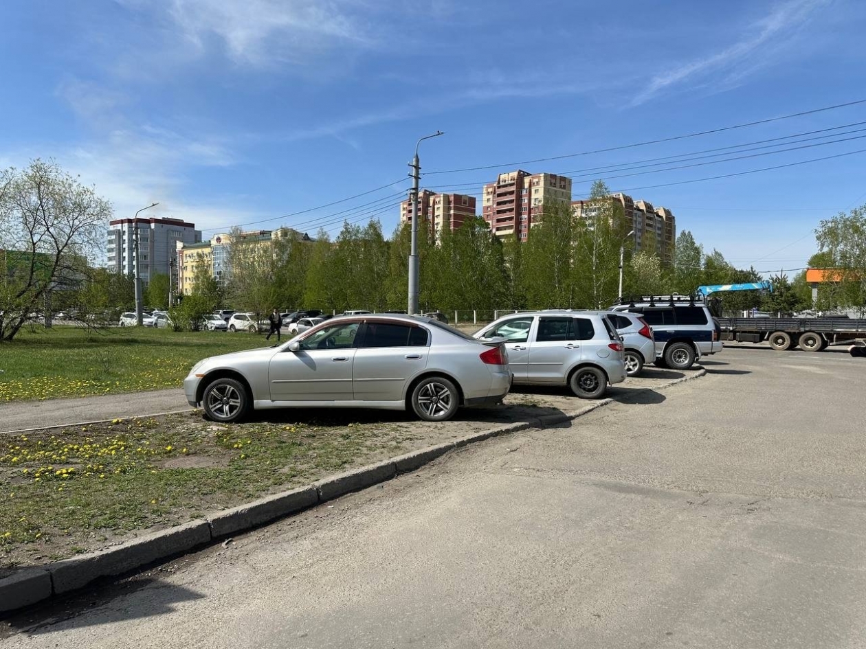 Водителей в России массово штрафуют за наезд на бордюры