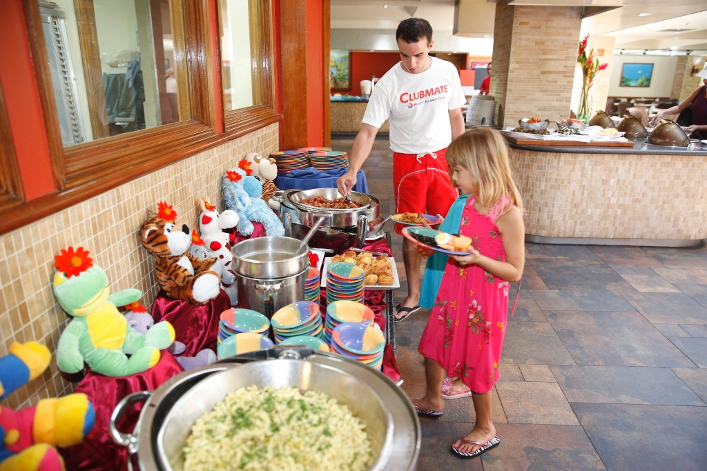 В отеле P.I.C. работают 40 клабмейтов , Фото с места события из других источников