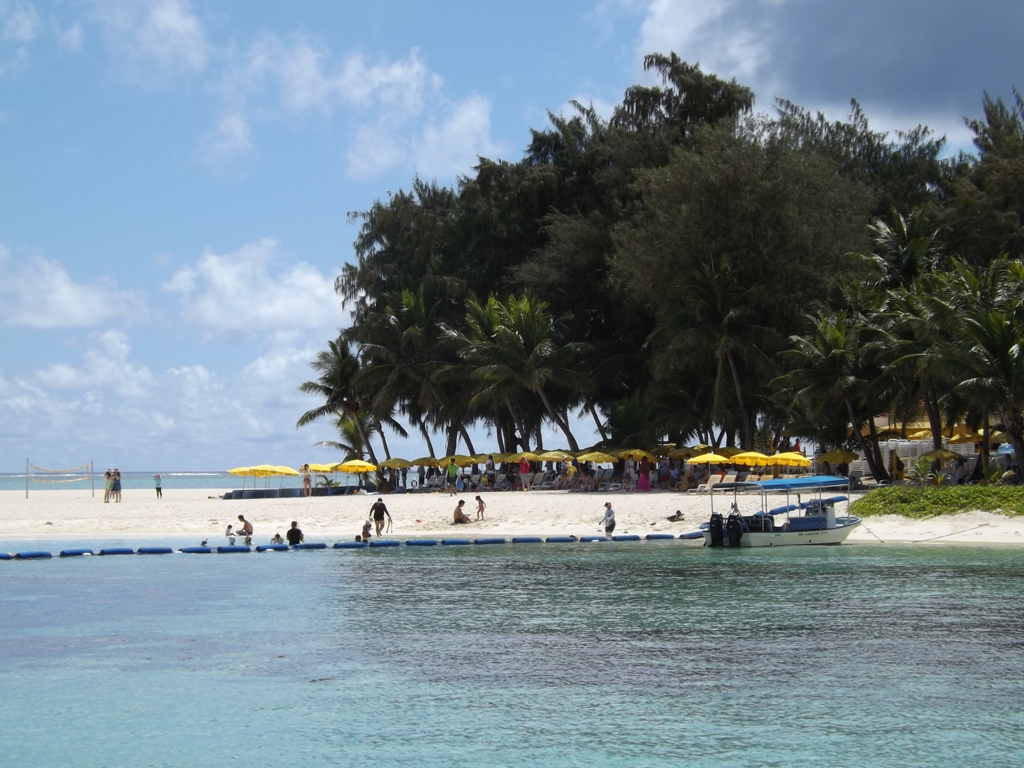 Одно из излюбленных туристами мест – остров Манягаха , Фото с места события из других источников