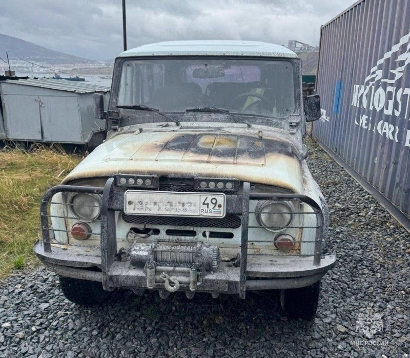 Автомобиль УАЗ загорелся на улице Марчеканской в Магадане ГУ МЧС России по Магаданской области