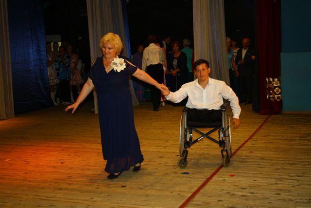 Танцуют Алла Палькина и Денис Якимов, Фото с места события собственное