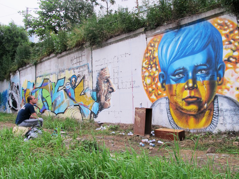 Портрет современной Украины, Фото с места события из других источников