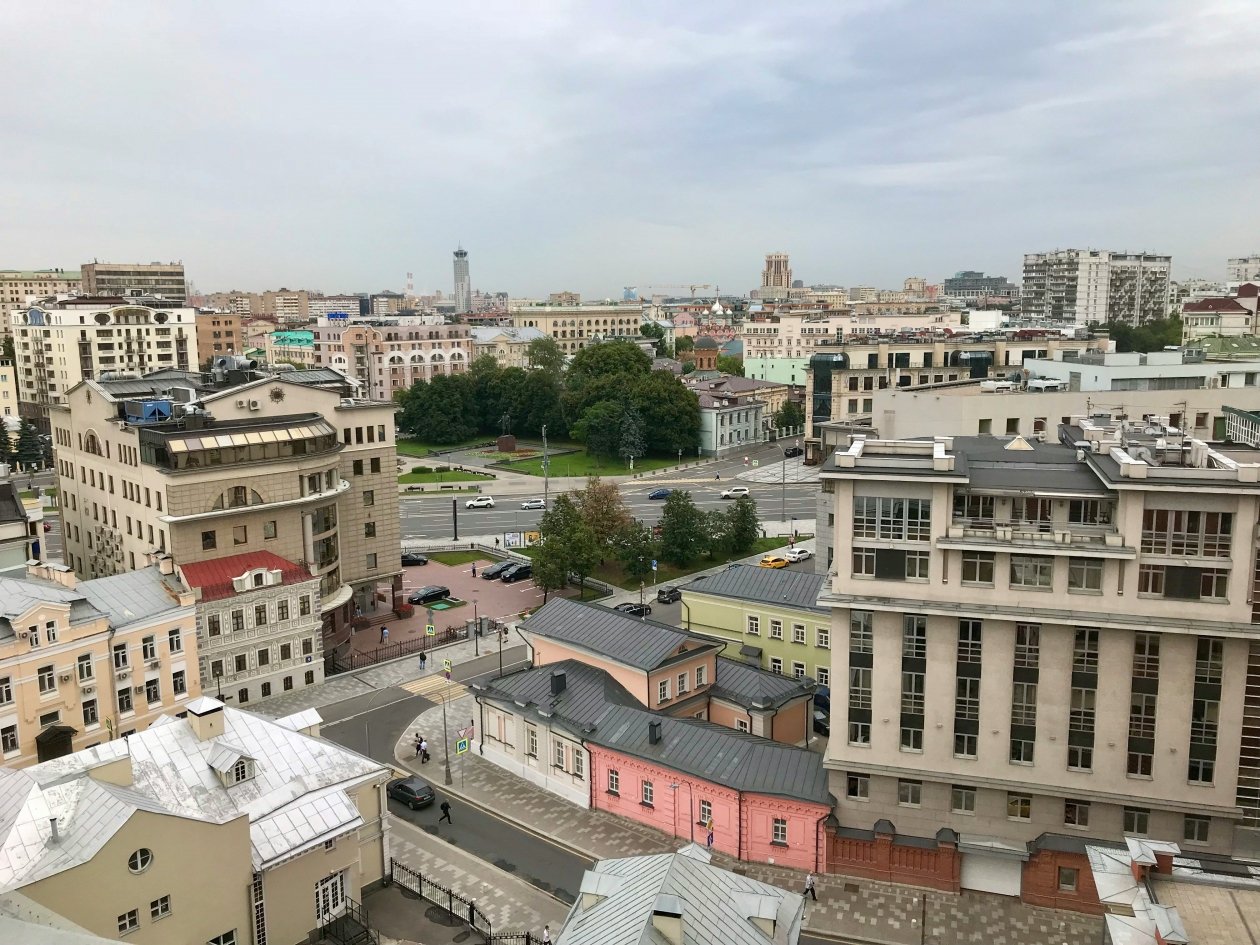 Москвичей предупредили о дожде с сильным ветром до 17 м/с