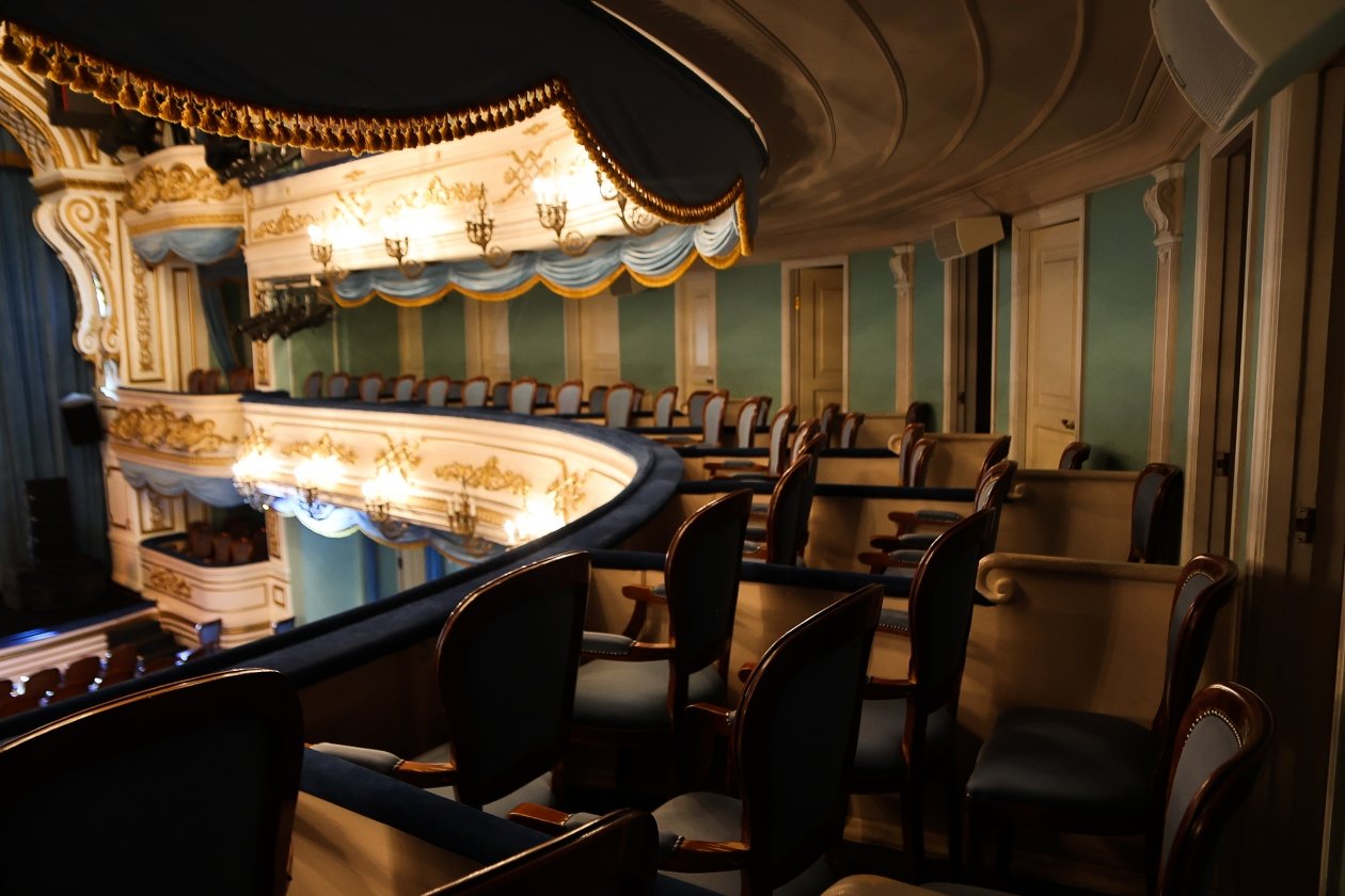 Театр Юлия Ушакова, ИА IrkutskMedia