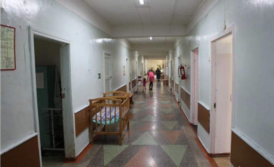 Не получали положенные соцвыплаты медработники женской консультации Биробиджана