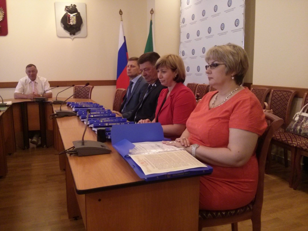 Представители ЛДПР в Избиркоме, Фото с места события собственное