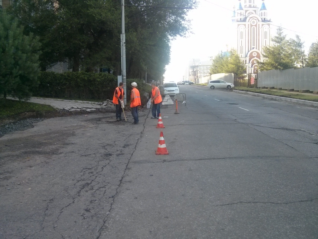 На объекте замечено всего трое рабочих, Фото с места события собственное