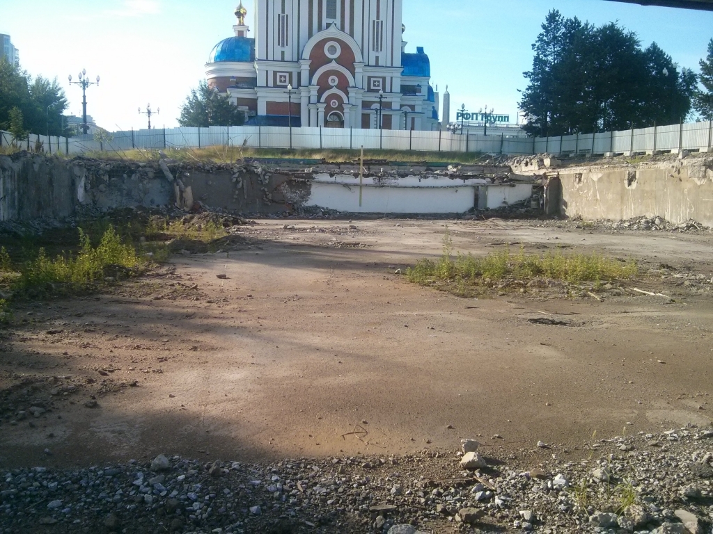 Стройплощадка будущей площади Воинской славы, Фото с места события собственное