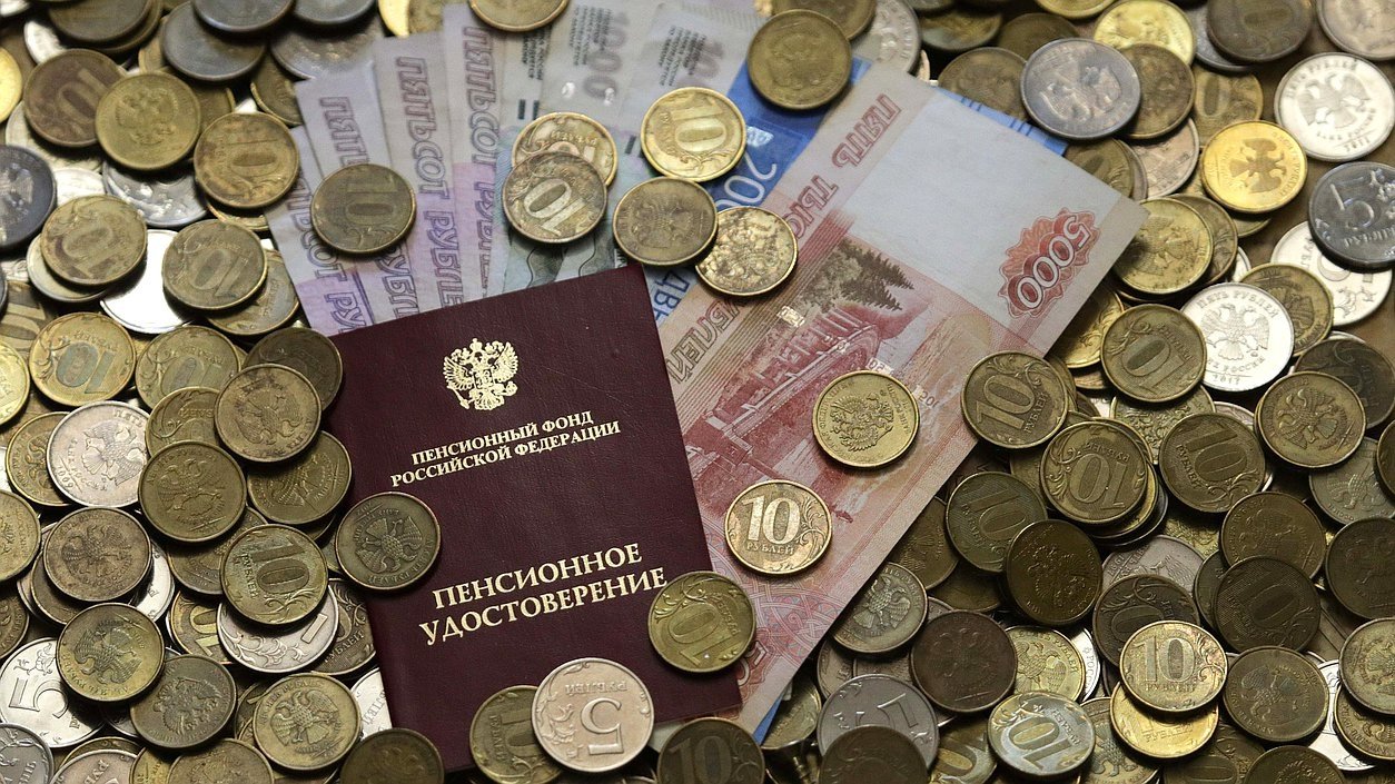 С 2026 года пенсии будут повышать дважды в год – Минтруд назвал даты