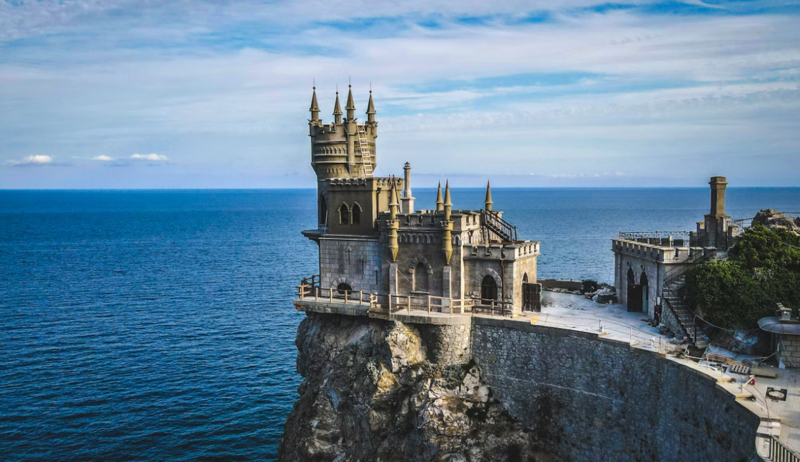 Забудьте про магниты и ракушки: крымские сувениры вышли на новый уровень