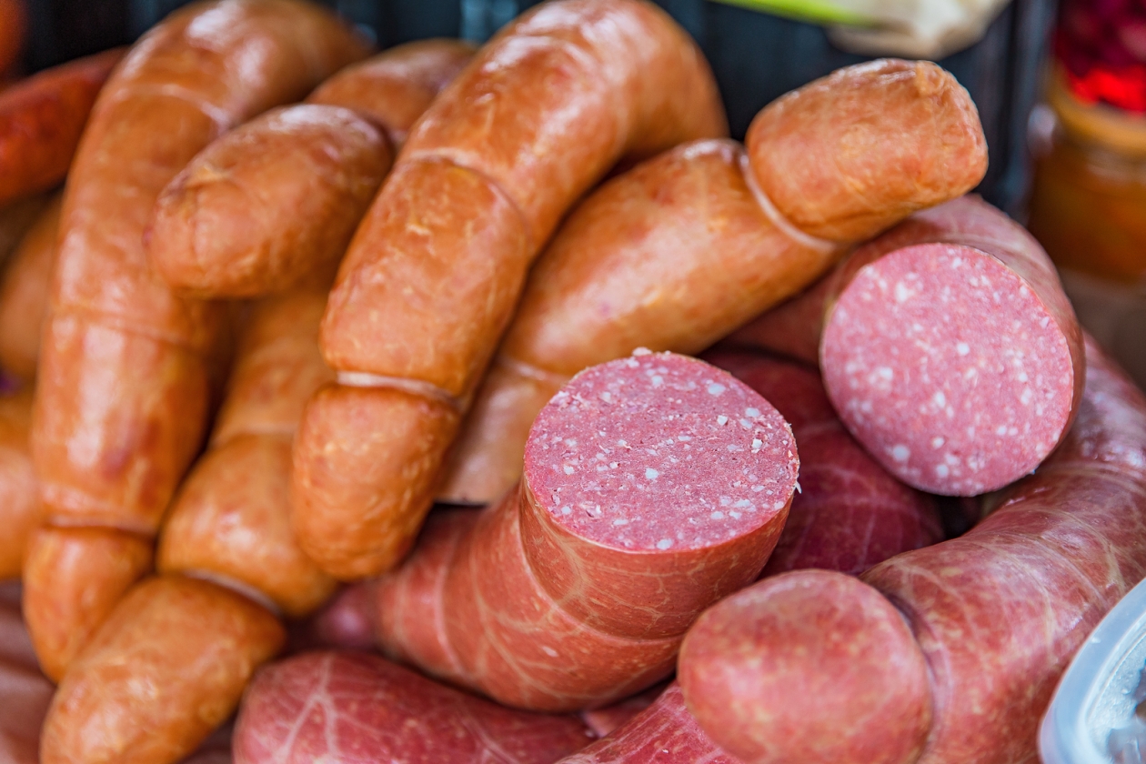 Уничтожено 305 кг мясной и рыбной продукции магазинов Светофор в Красноярском крае