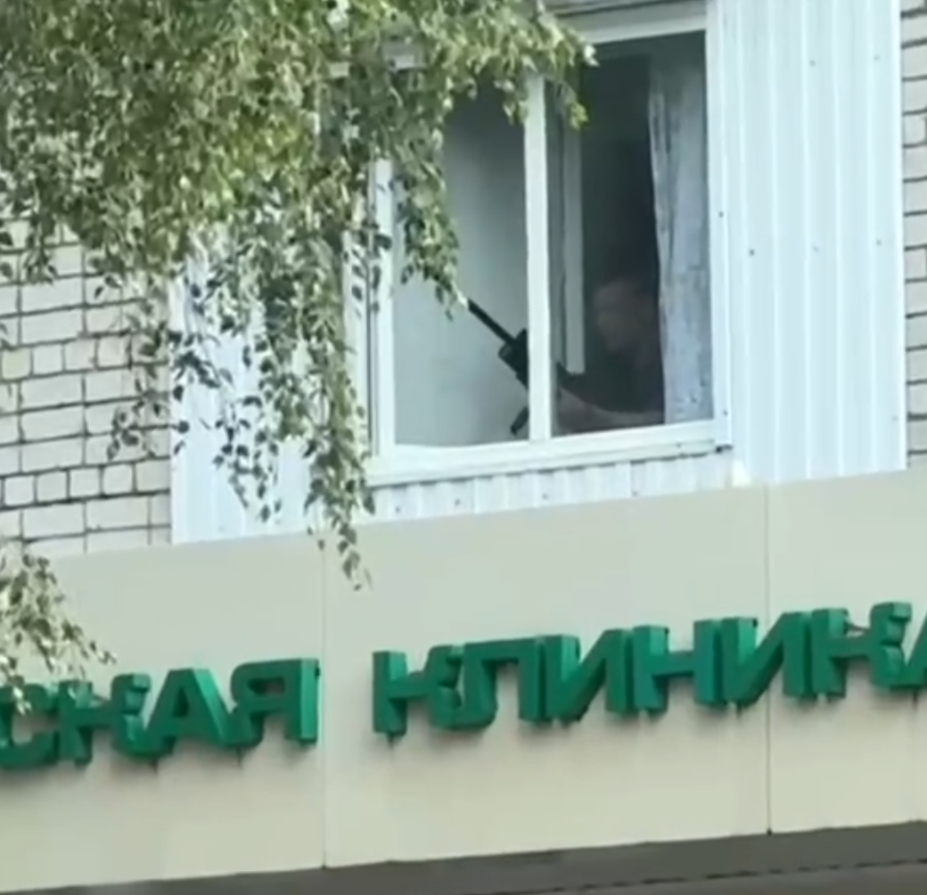 Стрельбу по прохожим открыл мужчина в Железноводске