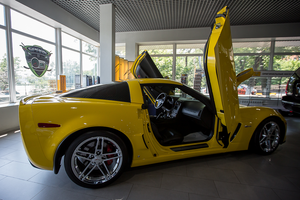 Corvette Z06 в автосалоне, Фото с места события собственное