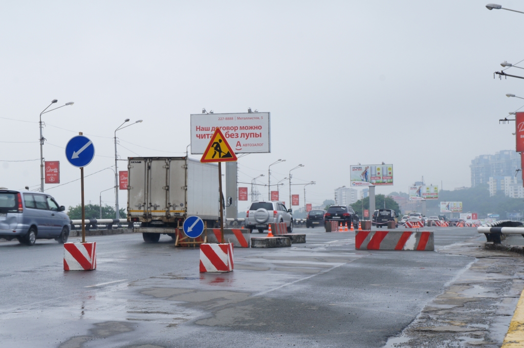 Некрасовский путепровод частично перекрыли , Фото с места события собственное