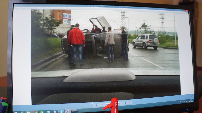 В результате столкновения пострадала женщина, которую доставили в Магаданскую областную больницу, Фото с места события собственное