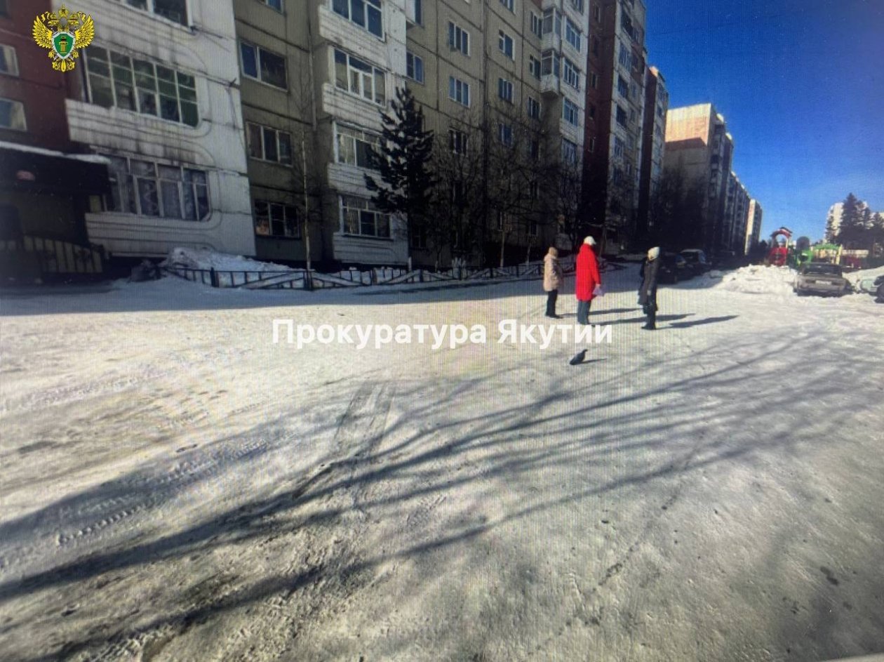 Ребенок пострадал из-за наледи в Якутии: суд взыскал 350 тысяч рублей