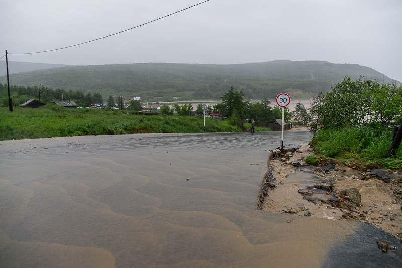Магадан уходит под воду, Фото с места события собственное