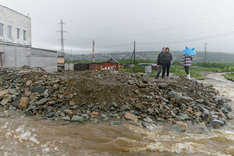 Каменная насыпь на улице Пролетарской, Фото с места события собственное