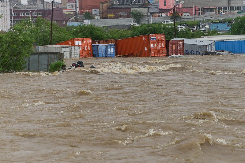 Автостоянка под водой, Фото с места события собственное