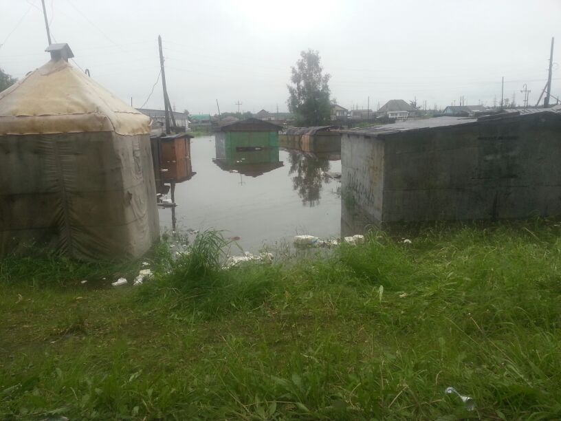 Гаражи в воде, Фото с места события собственное