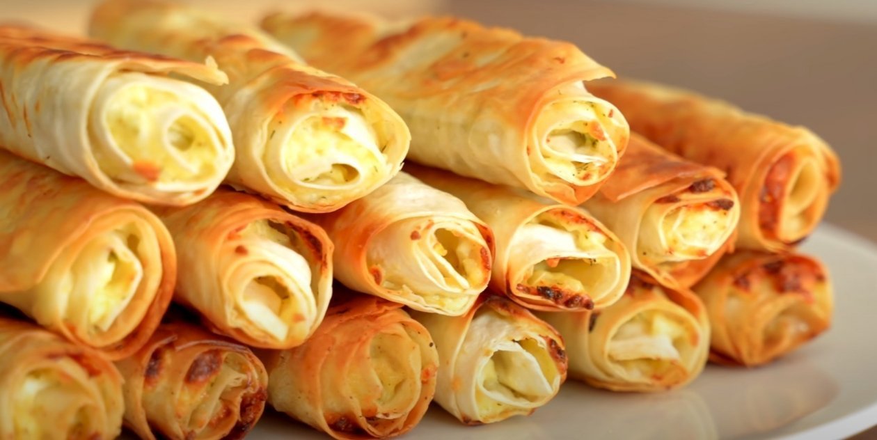 Свернули в лаваш и в духовку - получили 2 горы лакомств: чуть с тарелкой не съели скриншот видео с youtube-канала &quotAlina FooDee&quot (12+)