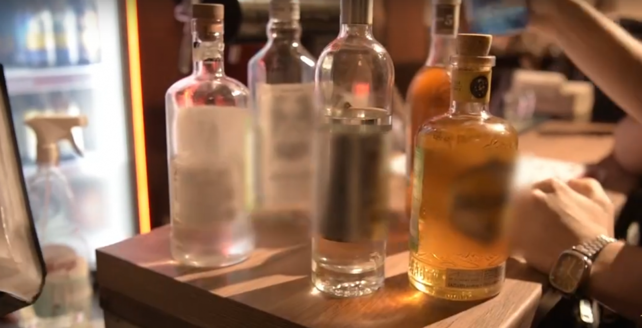 Алкоголь кадр из видео