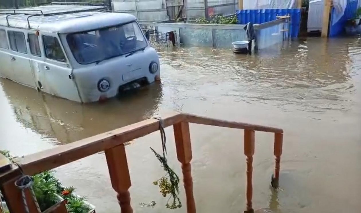 В Оймяконский район Якутии направили спасателей из-за паводка