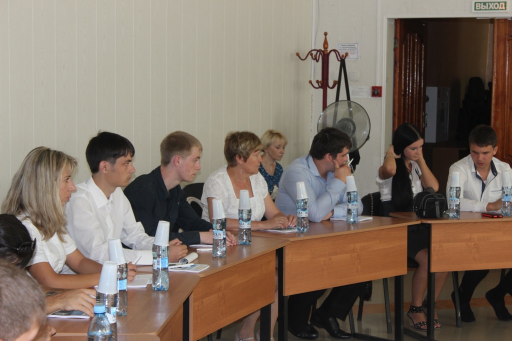 Круглый стол, Фото с места события из других источников