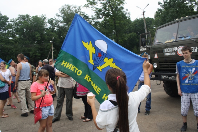 День ВДВ отметили в парке культуры и отдыха, Фото с места события собственное