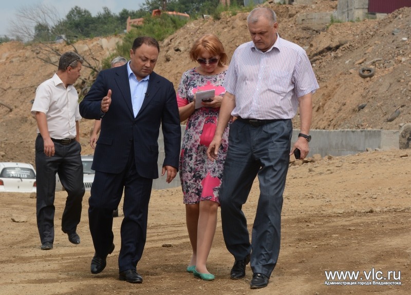 Игорь Пушкарёв с инспекцией, Фото с места события из других источников