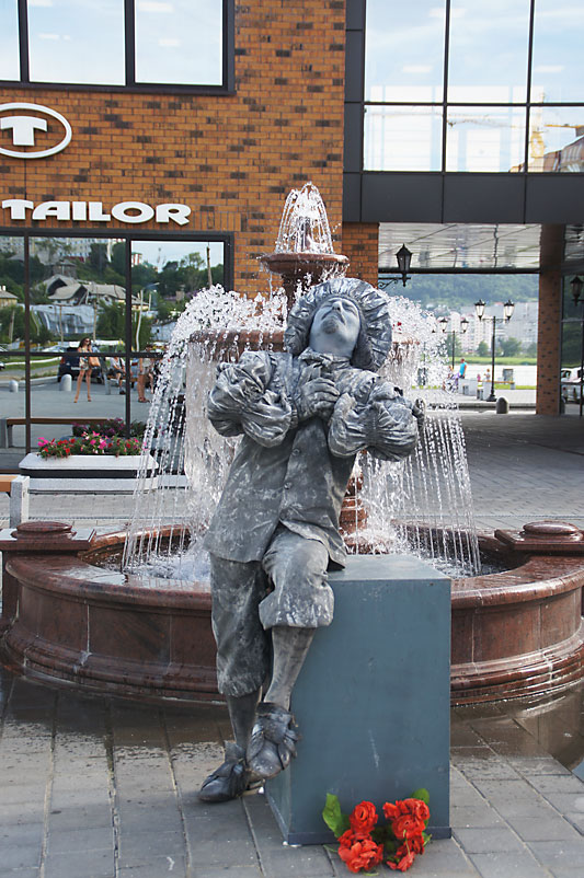 Живой "памятник" голландского живописца Рембрандта, Фото с места события из других источников