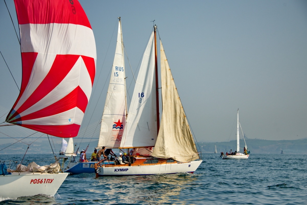 Яхты, Фото с места события из других источников