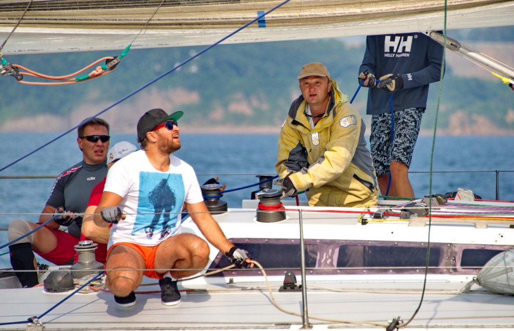 Яхтсмены, Фото с места события из других источников