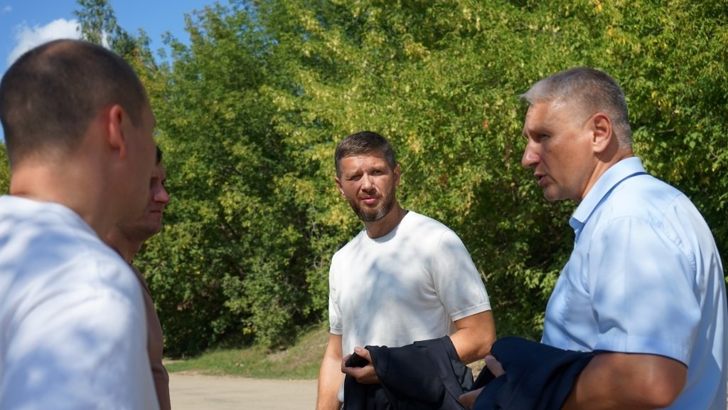 Председатель думы Иркутска Евгений Стекачев оценил ход ремонтных работ в Университетском дума Иркутска