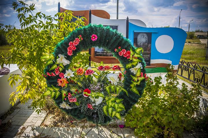 Трудовой десант молодежи облагораживает памятники войны в Якутска, Фото с места события из других источников