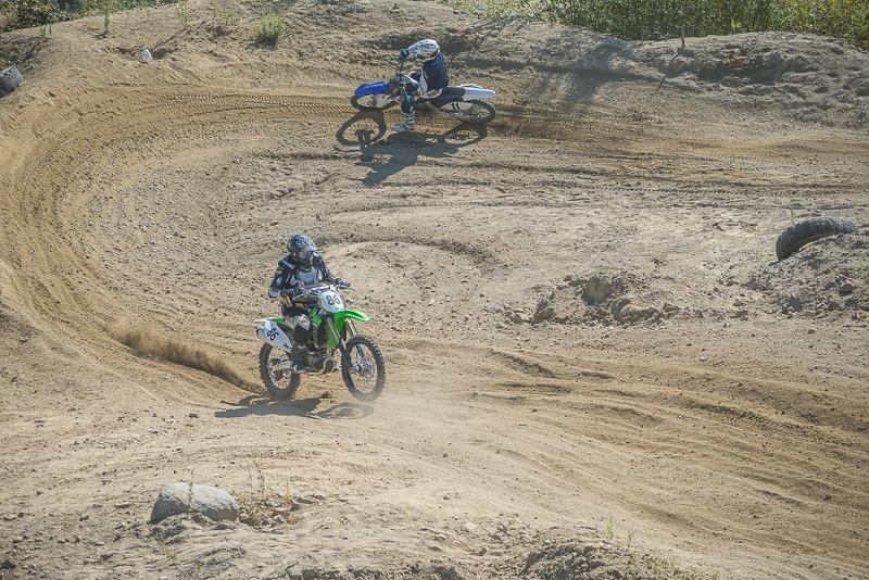 Длина трека около 1500 метров с крутыми виражами, Фото с места события собственное