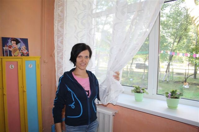 Работники детских садов демонстрируют обновки, Фото с места события собственное