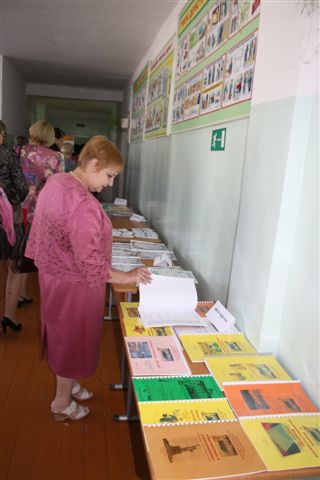 Выставка методических работ, Фото с места события собственное